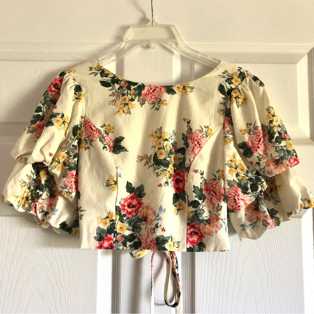 Floral Puff Sleeve Open Back Crop Top *New w/o Tags*